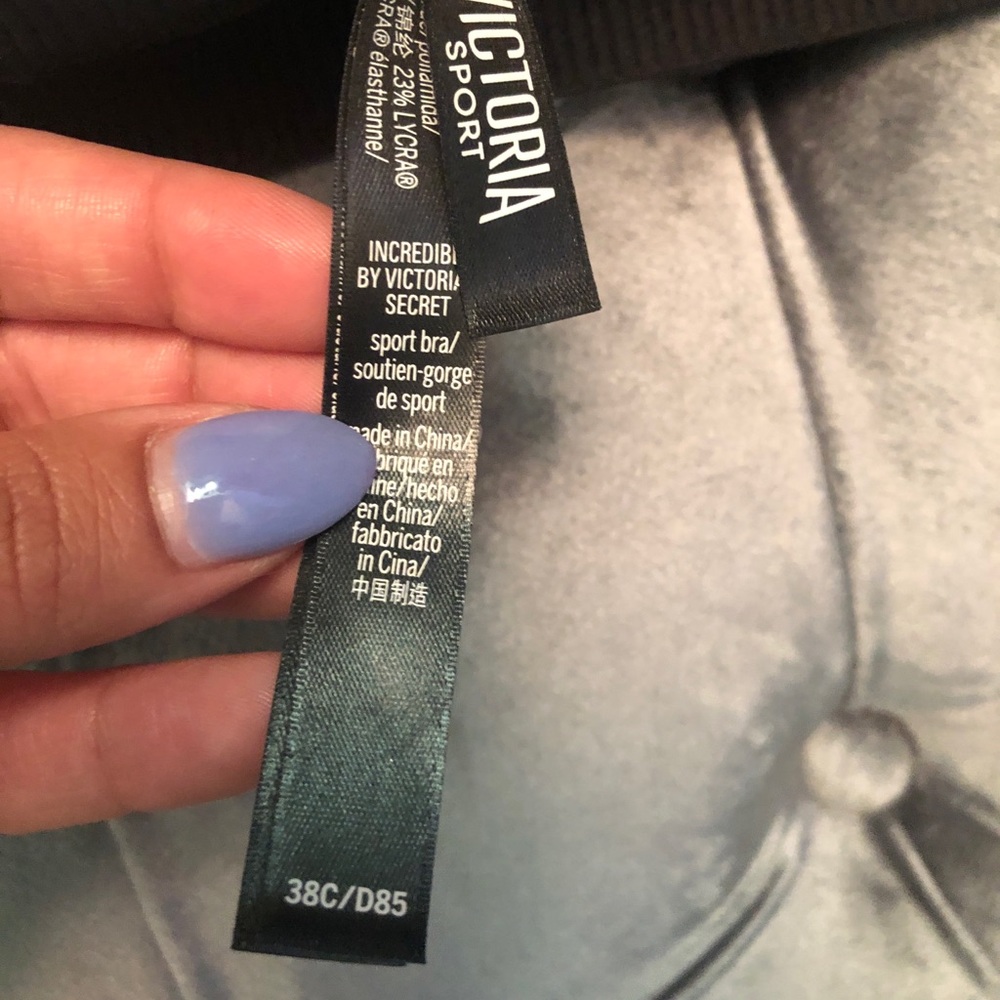 Victoria Secrets Incredible High Impact Bra 38C - Picture 5 of 5